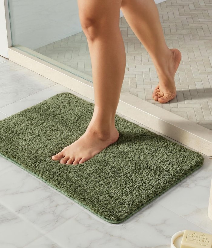 TYUU: sage, on warm tile